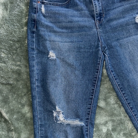 Soho Blue High-Rise Skinny Jeans, Ripped Detail - Picture 6 of 8